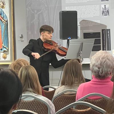 A1293819 285d 4bec 8185 9832a0ce9533