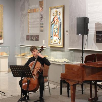 6e9b21f6 5042 4d2a Bdaa 70396dbaa032