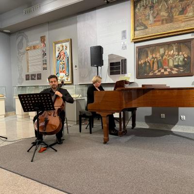 96b049d5 1bf9 45d2 9c70 63e48d3d6f28