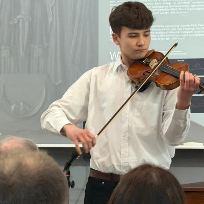 65f7b5d4 4006 4231 B804 D938de77efa6