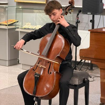 Febe26f7 A440 49c8 Ba6a 5f6ddf43cf87